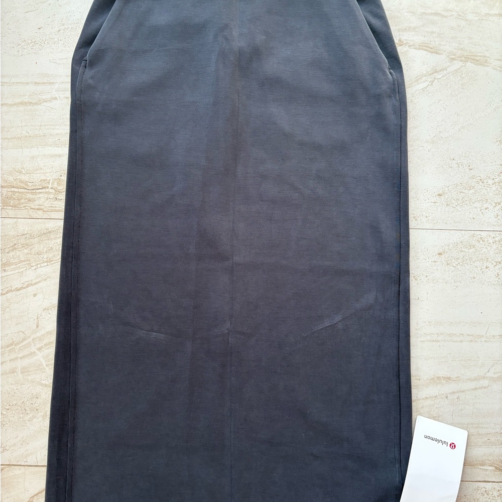 Lululemon women’s softstreme high rise midi skirt size 4